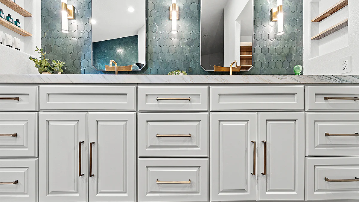 Cabinet Sample - Chalet White - Image 13