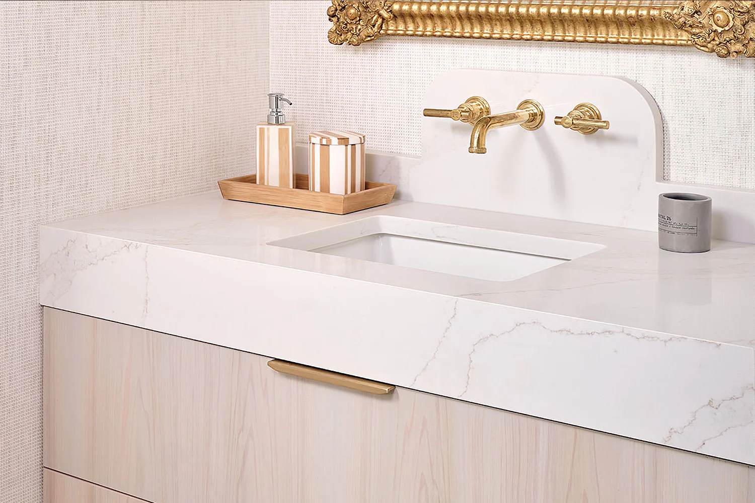 Corsica Pearl Calacatta Jolie Quartz 3cm - Image 3