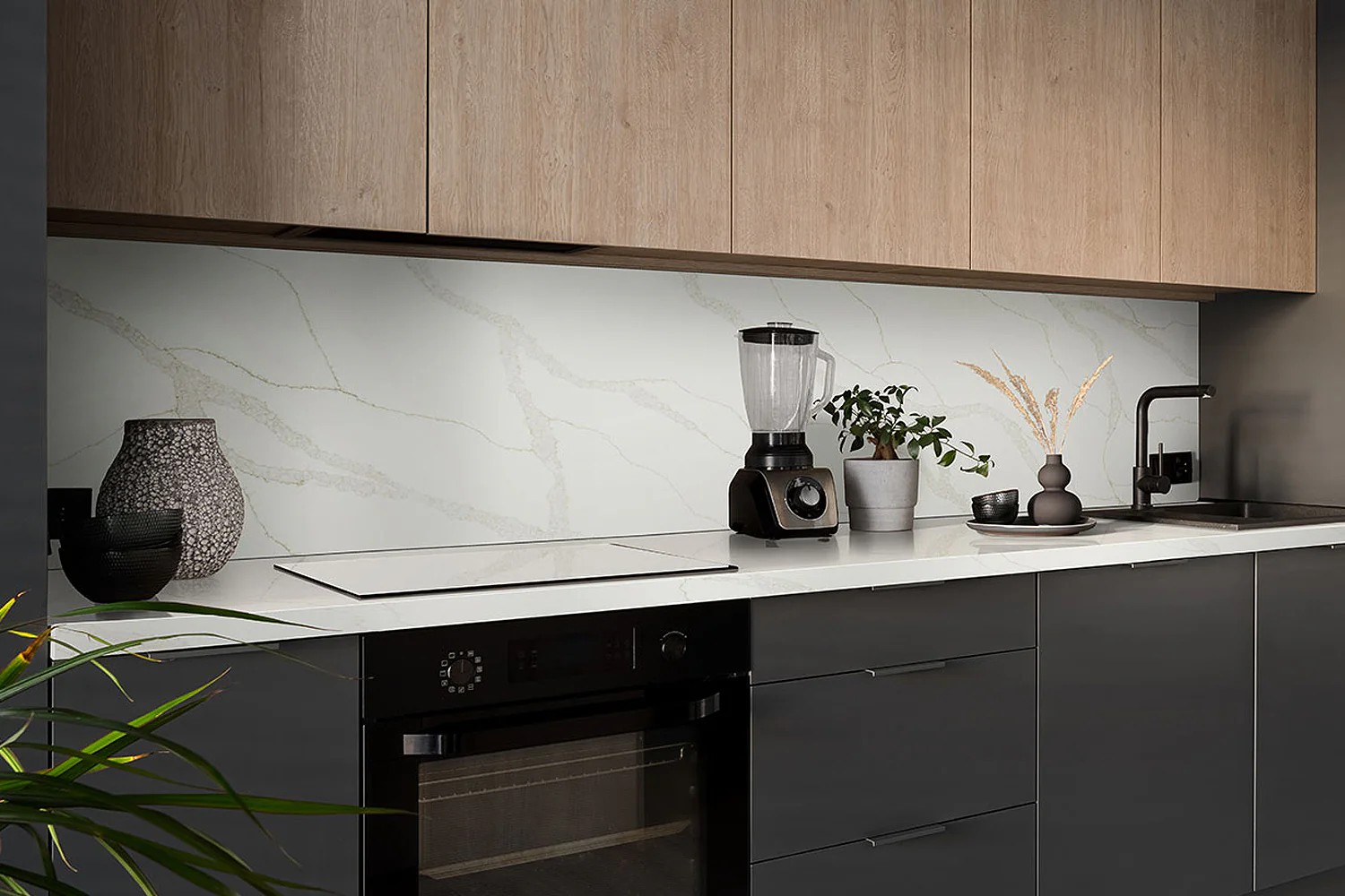 Corsica Pearl Calacatta Jolie Quartz 3cm - Image 5